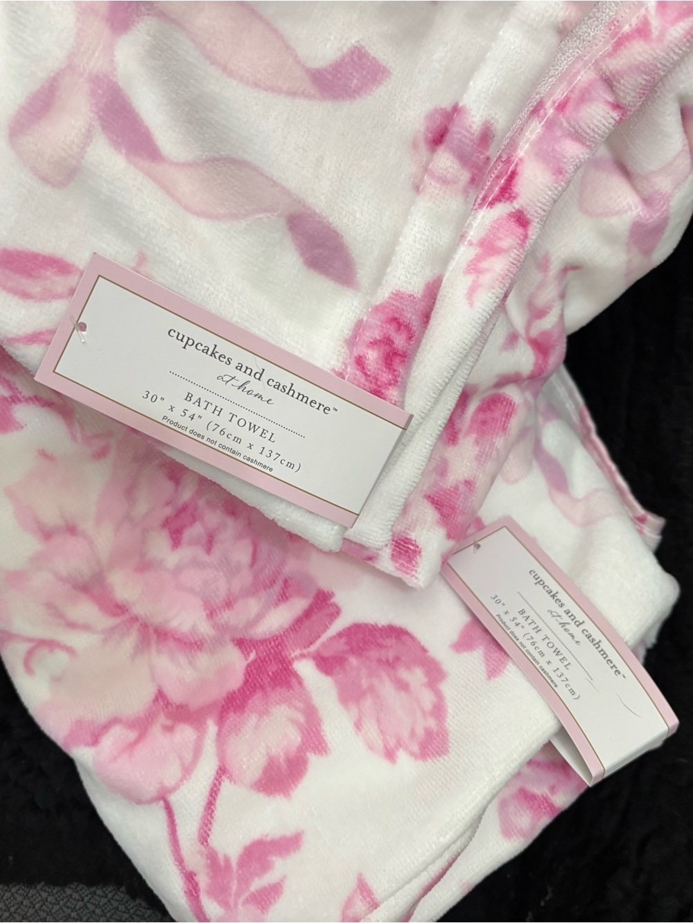 New. Cupcakes and Cashmere bath towels  bundle